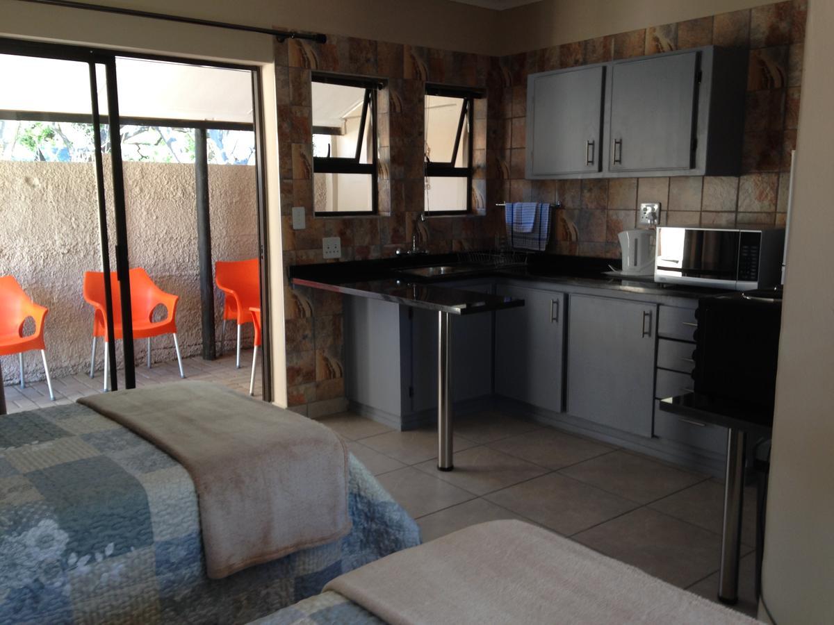 Impala Chalets ファラボルワ エクステリア 写真