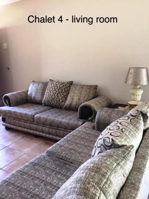 Impala Chalets ファラボルワ エクステリア 写真