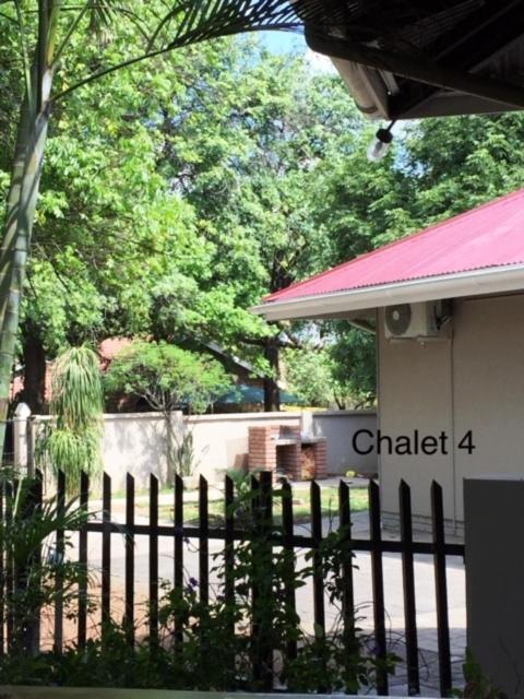 Impala Chalets ファラボルワ エクステリア 写真