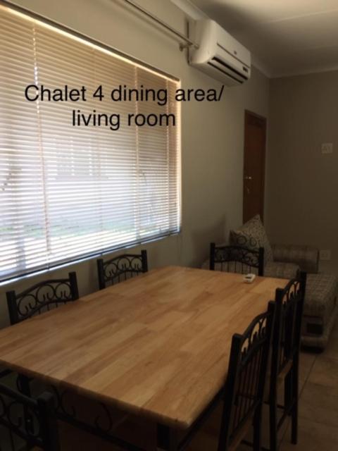 Impala Chalets ファラボルワ エクステリア 写真